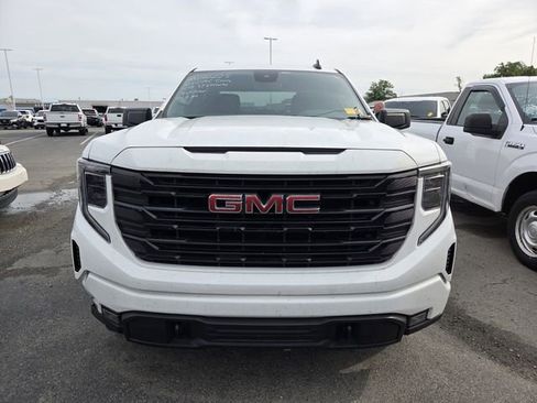 Used 2024 GMC Sierra 1500 Elevation RWD image 2