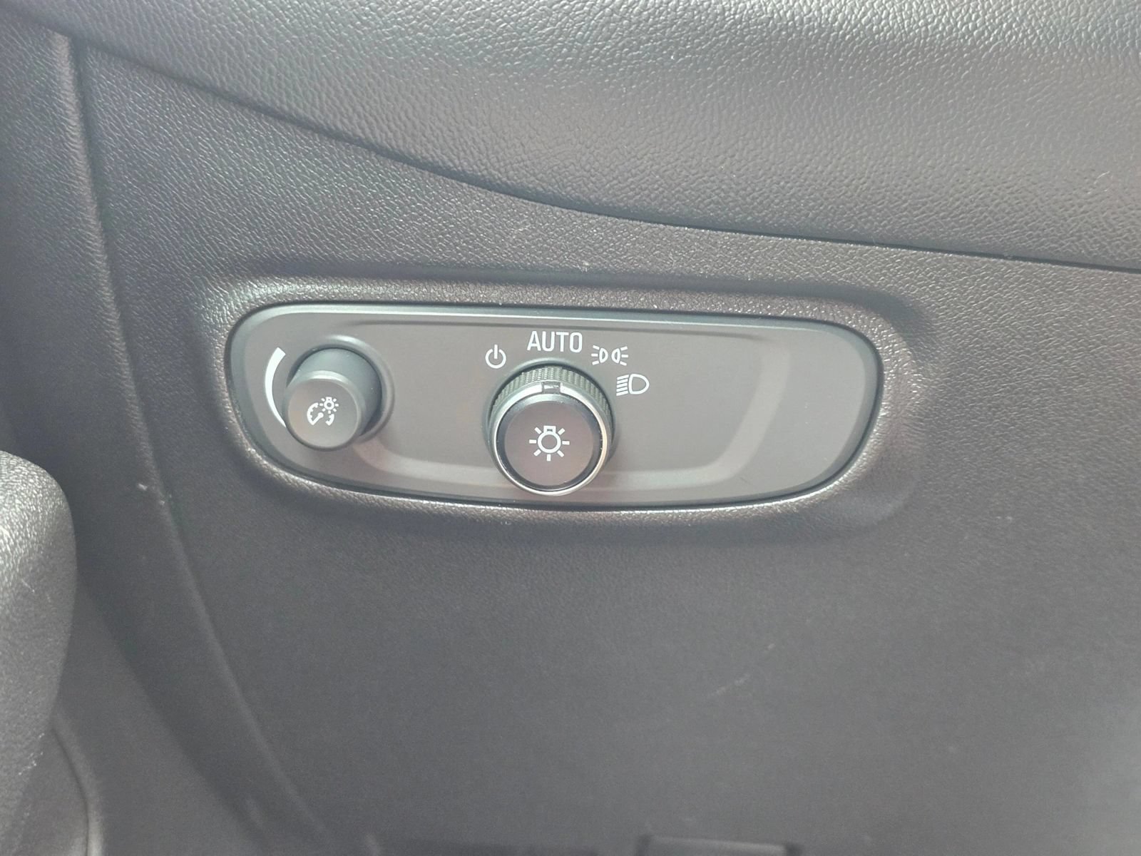 Used 2019 Chevrolet Equinox LT AWD/4WD image 24
