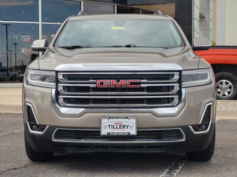 Used 2023 GMC Acadia SLT AWD/4WD image 3