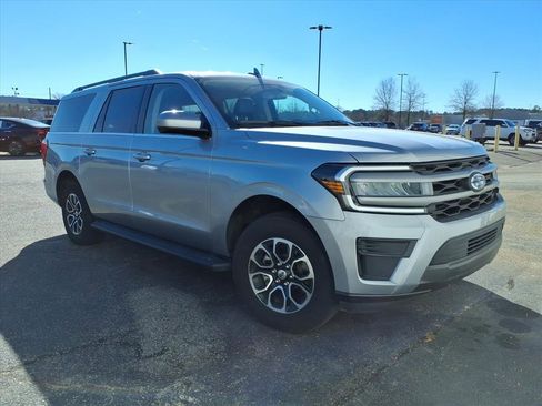 Used 2024 Ford Expedition Max XLT image 2