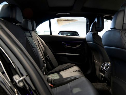 Used 2025 Mercedes-Benz C 300 Sedan image 25