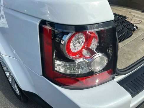 Used 2012 Land Rover Range Rover Sport HSE AWD/4WD image 40