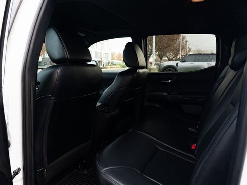 Used 2021 Toyota Tacoma TRD Sport image 23