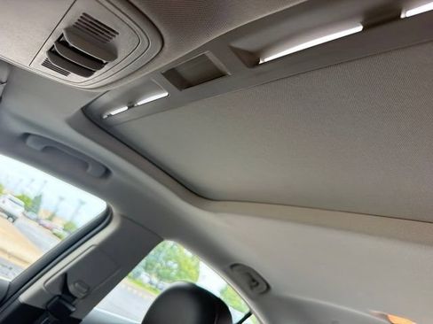 Used 2016 Buick Regal FWD image 4
