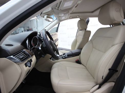 Used 2019 Mercedes-Benz GLE 400 4MATIC image 13