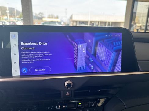 Used 2024 Toyota Crown Limited w/ Advanced Technology Package image 13