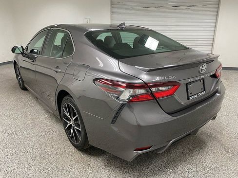 Used 2022 Toyota Camry SE image 7