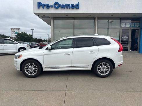 Used 2016 Volvo XC60 T6 w/ Proximity Package AWD/4WD image 8