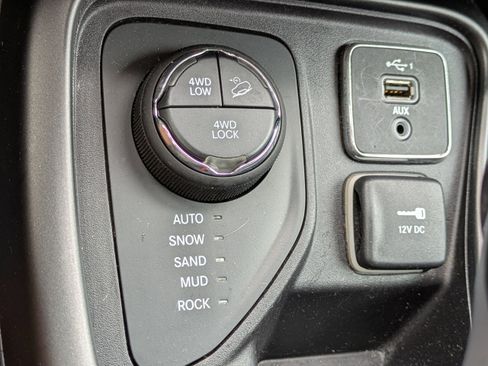 Used 2021 Jeep Compass Trailhawk image 26