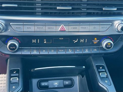 Used 2022 Kia Telluride SX w/ SX Prestige Package image 16