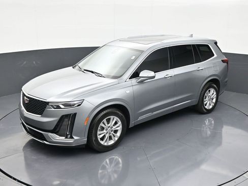 Certified 2023 Cadillac XT6 Luxury FWD image 12