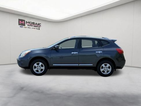 Used 2014 Nissan Rogue S w/ Convenience Package AWD/4WD image 5