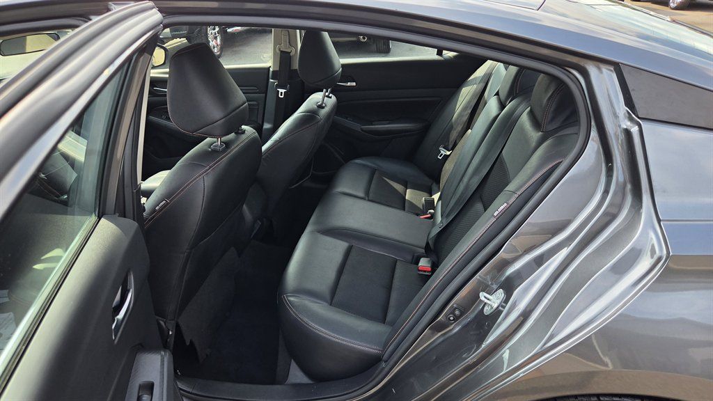 Used 2022 Nissan Altima 2.5 SR FWD image 16