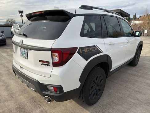 Used 2023 Honda Passport TrailSport image 4