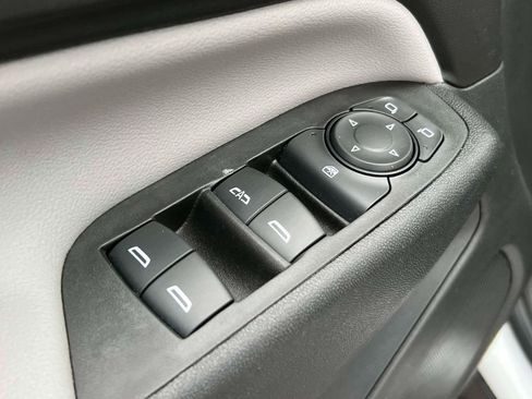 Used 2022 Chevrolet Equinox LS w/ LS Convenience Package AWD/4WD image 17
