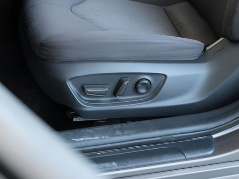 Used 2020 Toyota Camry LE image 17