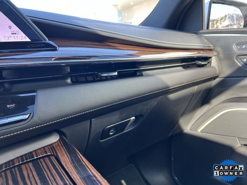 Used 2024 Cadillac Escalade Premium Luxury image 29