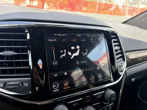 Used 2020 Jeep Grand Cherokee Summit AWD/4WD image 27