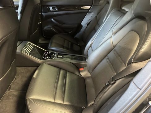 Used 2019 Porsche Panamera 4 AWD/4WD image 10