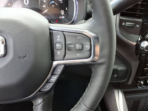 New 2026 RAM 2500 Laramie AWD/4WD image 23