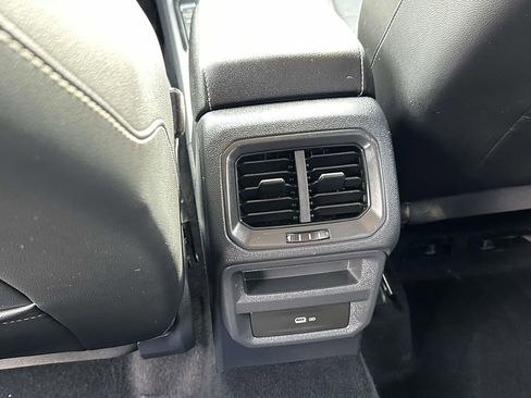 Used 2022 Volkswagen Taos SE image 15