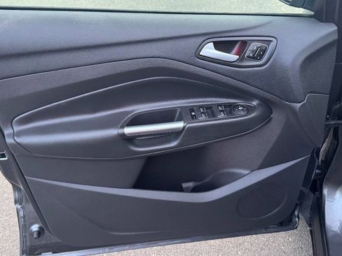 Used 2017 Ford Escape Titanium image 14