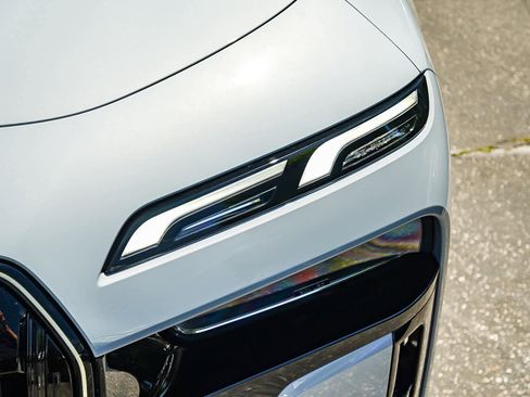 New 2026 BMW 740i image 8