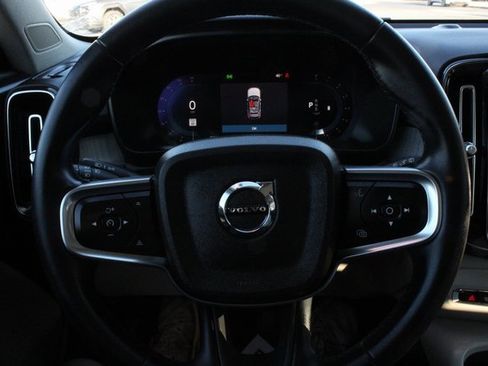 Used 2024 Volvo XC40 B5 Plus w/ Climate Package image 21