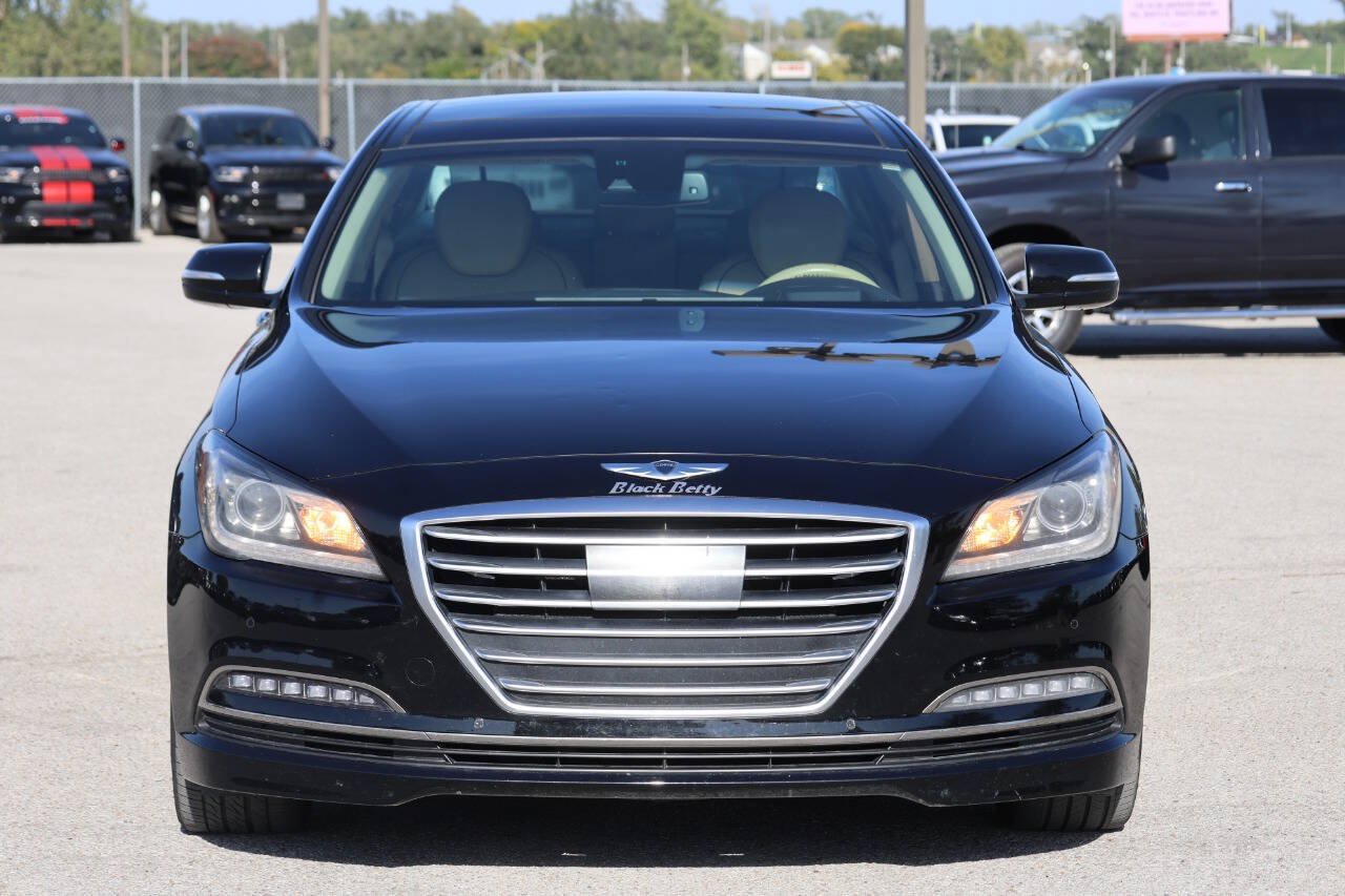 Used 2015 Hyundai Genesis 5.0 w/ Option Group 05 RWD image 2