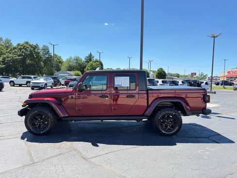 Used 2021 Jeep Gladiator Sport AWD/4WD image 4