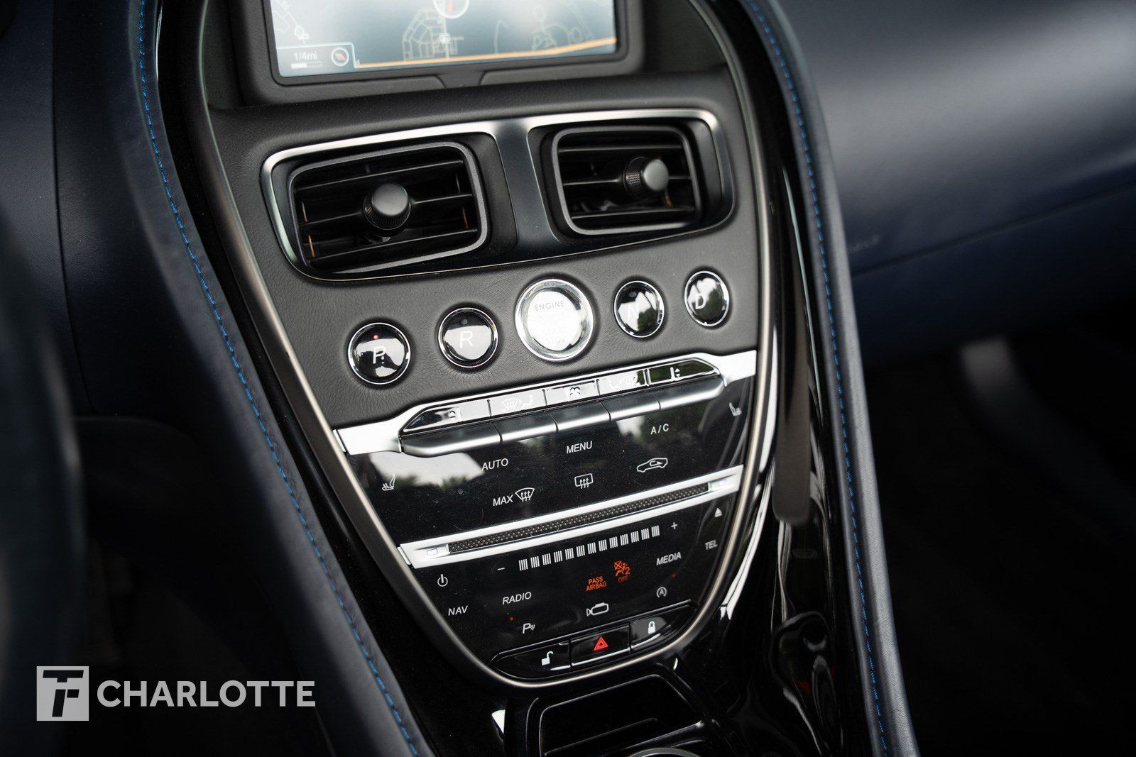 Used 2019 Aston Martin DB11 Volante RWD image 27