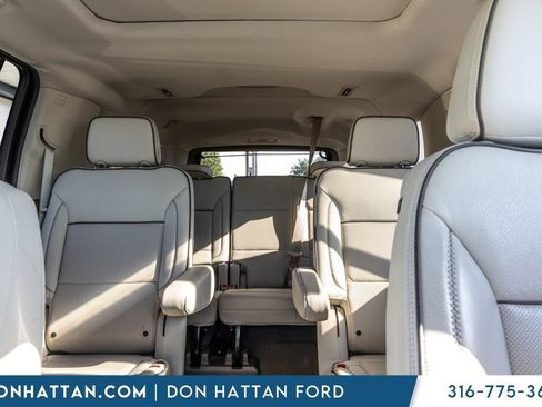 Used 2024 GMC Yukon XL Denali AWD/4WD image 19