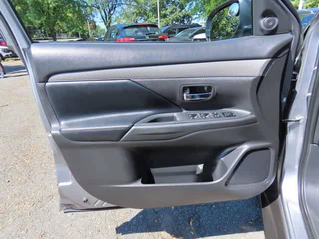 Used 2020 Mitsubishi Outlander SEL AWD/4WD image 16