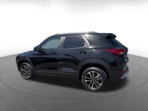 Used 2025 Chevrolet TrailBlazer LT AWD/4WD image 9
