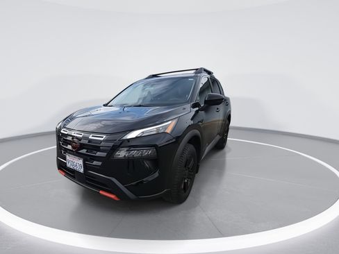 Used 2025 Nissan Rogue SV w/ Rock Creek Premium Package image 4