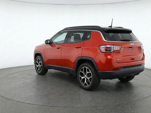 Used 2025 Jeep Compass Limited image 6