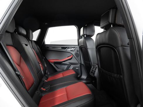 Used 2016 Porsche Macan S w/ Infotainment Package image 24