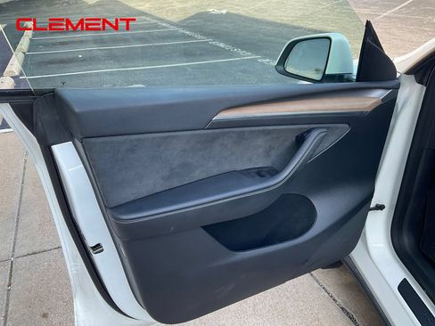 Used 2023 Tesla Model Y Performance AWD/4WD image 14