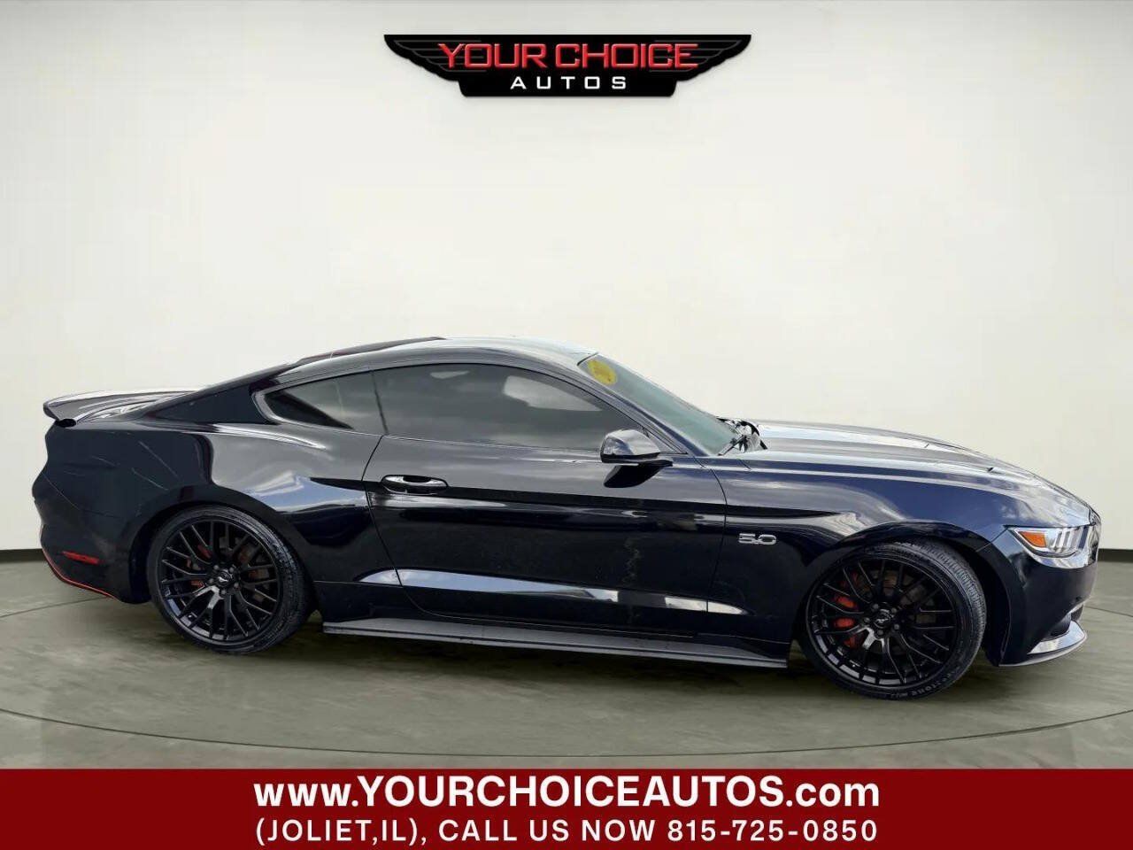 Used 2017 Ford Mustang GT RWD image 7