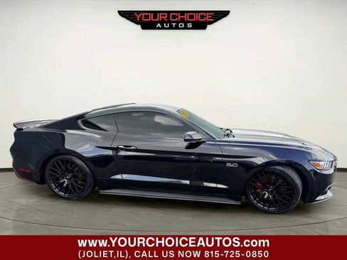 Used 2017 Ford Mustang GT RWD image 7