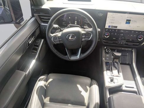 Used 2024 Lexus GX 550 w/ Accessory Package (2T) AWD/4WD image 16