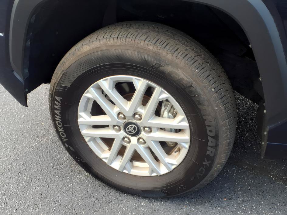 Used 2025 Toyota Tundra SR5 AWD/4WD image 9