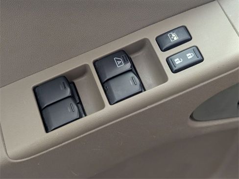 Used 2015 Nissan Frontier SV image 11