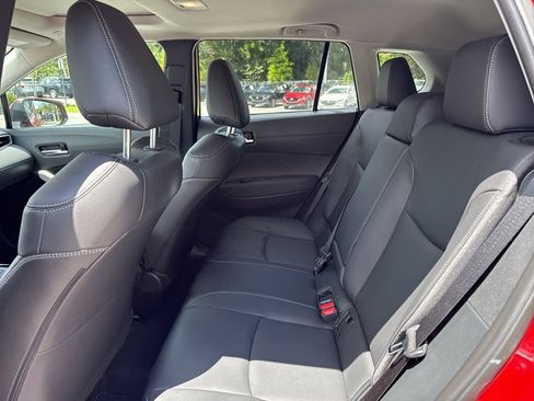 Used 2023 Toyota Corolla Cross XLE w/ Convenience Package FWD image 19