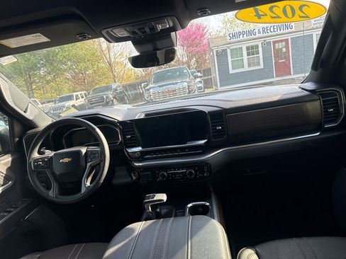 Used 2024 Chevrolet Silverado 1500 High Country w/ High Country Premium Package image 12