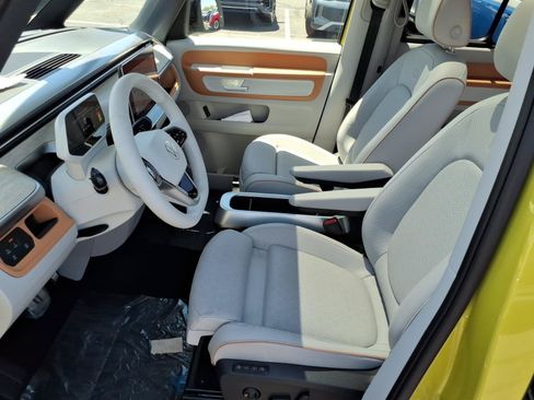 New 2025 Volkswagen ID. Buzz 1st Edition AWD/4WD image 9