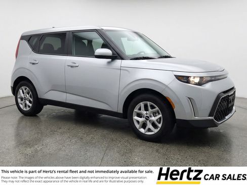 Used 2025 Kia Soul LX w/ LX Technology Package FWD image 1