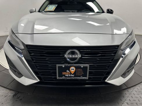 Used 2024 Nissan Altima 2.5 SL AWD/4WD image 6