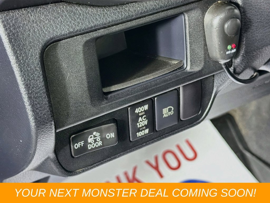 Used 2018 Toyota Tacoma TRD Sport AWD/4WD image 10