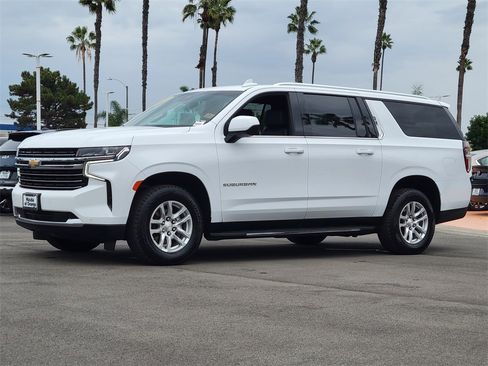 Used 2023 Chevrolet Suburban LT image 30